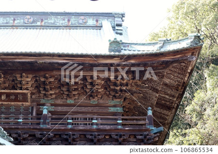 Kotohira Shrine is a difficult place to climb stairs. 106865534