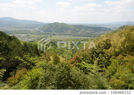 View from the grounds of Kaijuzanji Temple, Kamo-cho, Kizugawa City, Kyoto Prefecture 106866132