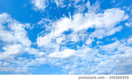 Refreshing blue sky 106866956