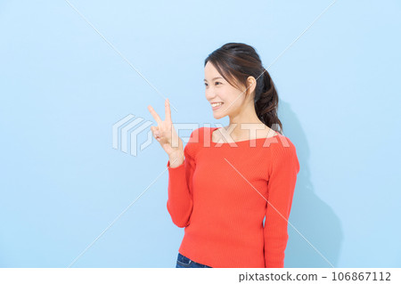 A woman to piece A woman to piece 106867112