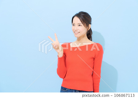 A woman to piece A woman to piece 106867113