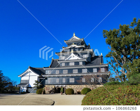 Towering tower of Okayama Castle Towering tower of Okayama Castle 106868268