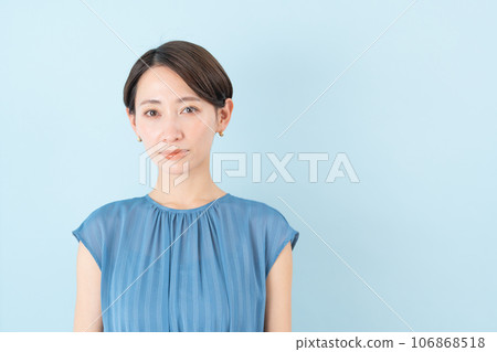 中女/藍背 106868518