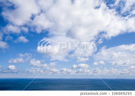 Blue sea and blue sky with clouds [Landscape/Natural materials] 106869293