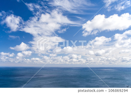 Blue sea and blue sky with clouds [Landscape/Natural materials] 106869294