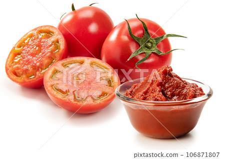 Tomato puree Tomato puree 106871807