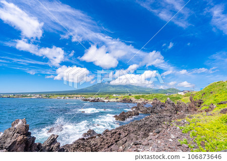 Senboshi Misaki Coast Mt. Rishiri Senboshi Misaki Coast Mt. Rishiri 106873646