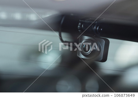 Front and rear compatible drive recorder 106873649