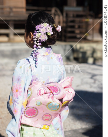 去神社參拜七五山的少女 去神社參拜七五山的少女 106874145