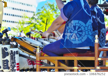 Takasaki City Takasaki Festival People riding on floats and beating drums Takasaki City Takasaki Festival People riding on floats and beating drums 106876252
