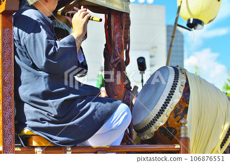 Takasaki City Takasaki Festival People riding on floats and blowing flutes Takasaki City Takasaki Festival People riding on floats and blowing flutes 106876551