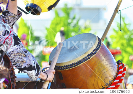 Takasaki City Takasaki Festival People riding on floats and beating drums 106876663