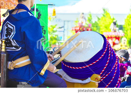 Takasaki City Takasaki Festival People riding on floats and beating drums Takasaki City Takasaki Festival People riding on floats and beating drums 106876703