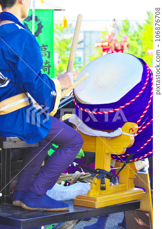 Takasaki City Takasaki Festival People riding on floats and beating drums 106876708