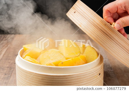 Fluffy sweet potato, open lid 106877279