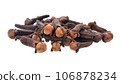 cloves on white background 106878234