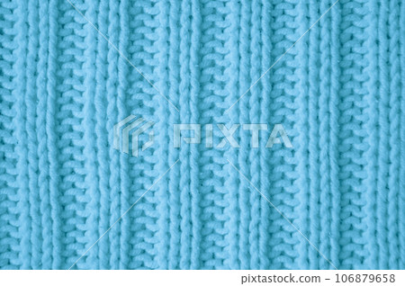 Organic knitted material with macro weave threads. 106879658