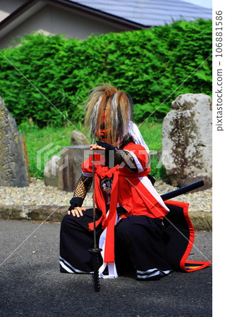 Folk entertainment performance Onikenbai Folk entertainment performance Onikenbai 106881586