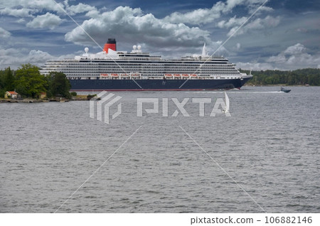 Cunard Queen Victoria navigate the Stockholm Archipelago on the Ba 106882146