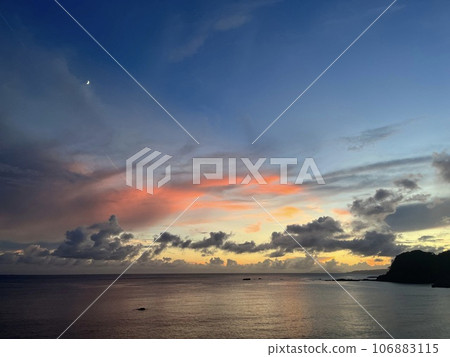 新月和海景 106883115