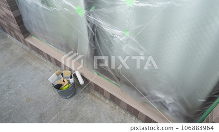Curing image of exterior wall painting | Curing balcony windows with masker Curing image of exterior wall painting | Curing balcony windows with masker 106883964