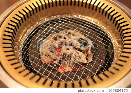 Charcoal roaster for grilled meat 106884173