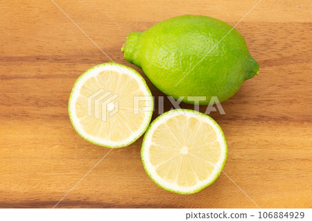 Green lemon Green lemon 106884929