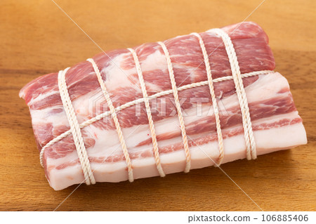 豬肩肉塊 106885406