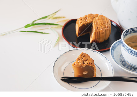 美味的月餅和中國茶 106885492