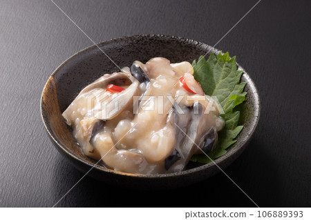 Herring slices, herring pickled in salt koji 106889393