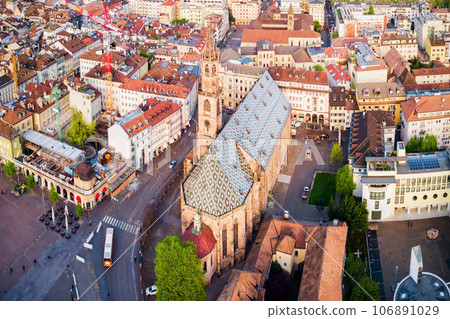 Bolzano Cathedral aerial panoramic view 106891029