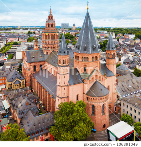Mainz cathedral aerial view, Germany Mainz cathedral aerial view, Germany 106891049