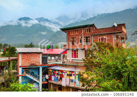 Mall main street in Manali, India Mall main street in Manali, India 106891148