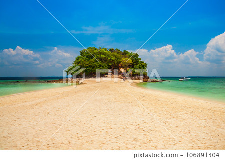 Clear water beach in Thailand Clear water beach in Thailand 106891304
