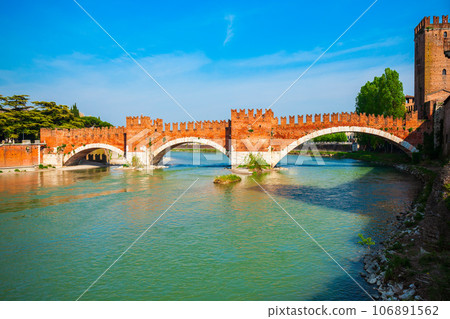 Castelvecchio Castle in Verona, Italy Castelvecchio Castle in Verona, Italy 106891562