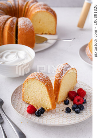 Pound cake, traditional vanilla or sour cream flavor Pound cake, traditional vanilla or sour cream flavor 106891826