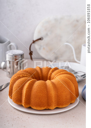 Traditional vanilla or sour cream bundt pound cake 106891858