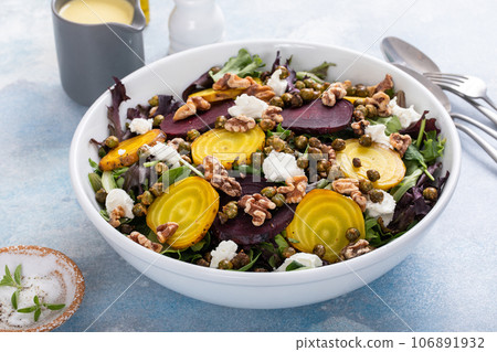 Beet salad with lemon dressing and roasted chickpeas Beet salad with lemon dressing and roasted chickpeas 106891932