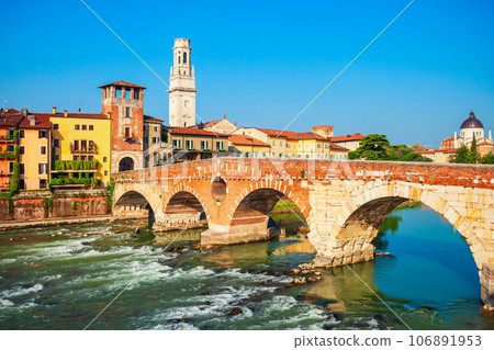 Ponte Pietra bridge in Verona 106891953