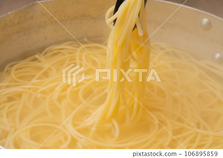 pasta tongs 106895859