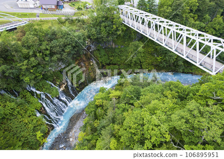 北海道美瑛“白鬍子瀑布”鳥瞰圖 106895951