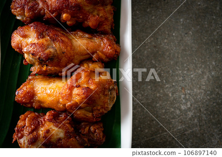 Crispy Fried Chicken with Fish Sauce Crispy Fried Chicken with Fish Sauce 106897140