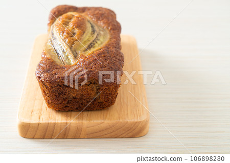 banana cake on wood board 106898280