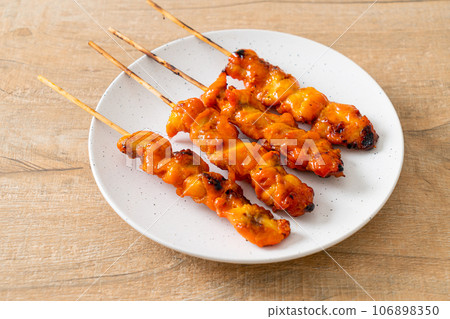grilled chicken skewer yakitori serve in izakaya style grilled chicken skewer yakitori serve in izakaya style 106898350