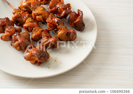 grilled chicken gizzard skewer yakitori serve in izakaya style grilled chicken gizzard skewer yakitori serve in izakaya style 106898366