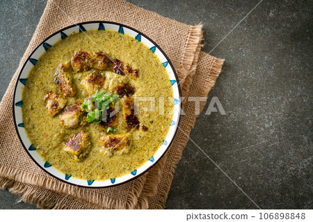 Afghani chicken in green curry or Hariyali tikka chicken hara masala Afghani chicken in green curry or Hariyali tikka chicken hara masala 106898848