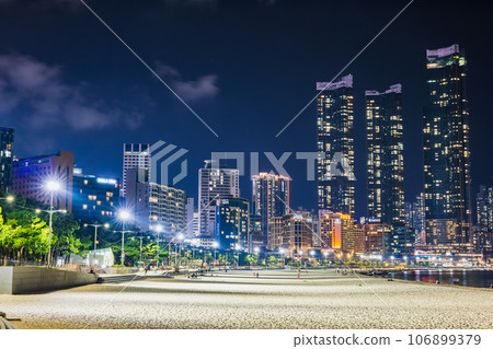 釜山海雲台海水浴場的夜晚 釜山海雲台海水浴場的夜晚 106899379