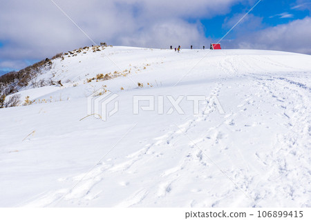 Hyogo Prefecture's highest peak, Mt. Hyogo Prefecture's highest peak, Mt. 106899415