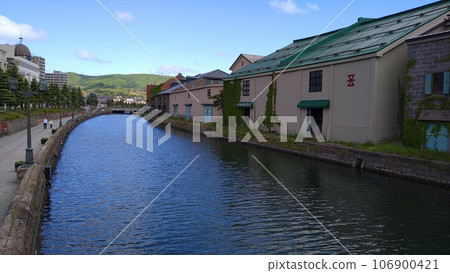 Otaru Canal on a sunny spring day Otaru Canal on a sunny spring day 106900421