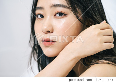 Beauty image of young women 106900773